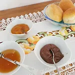 Bed and breakfast Ghira 3*