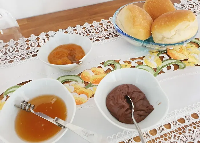 Bed and breakfast Ghira 3*